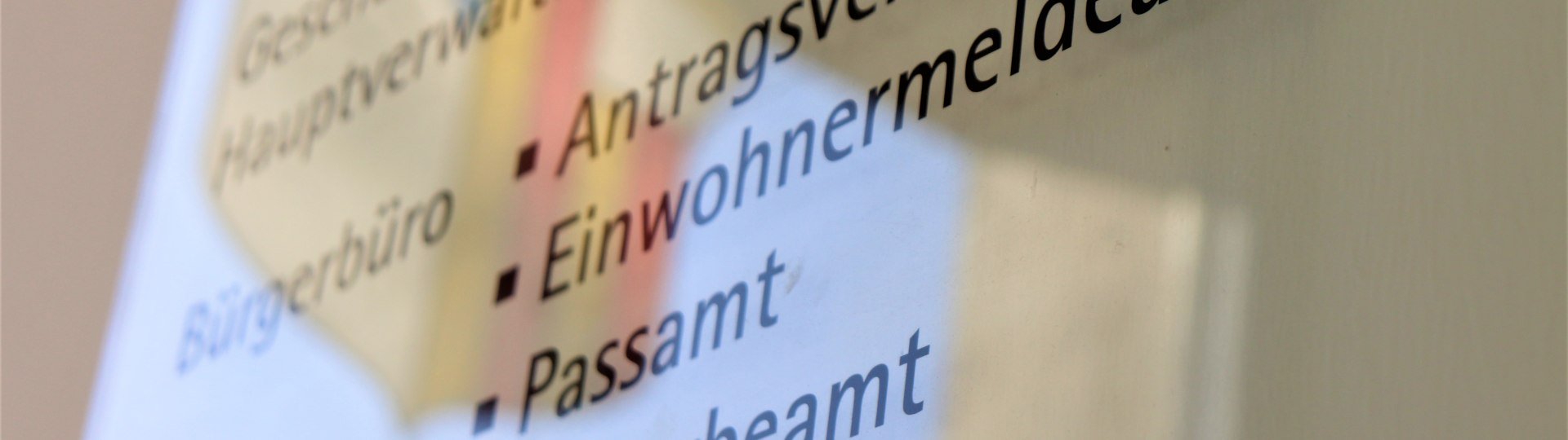 Ansprechpartner/ Abteilungen Ansprechpartner/ Abteilungen
