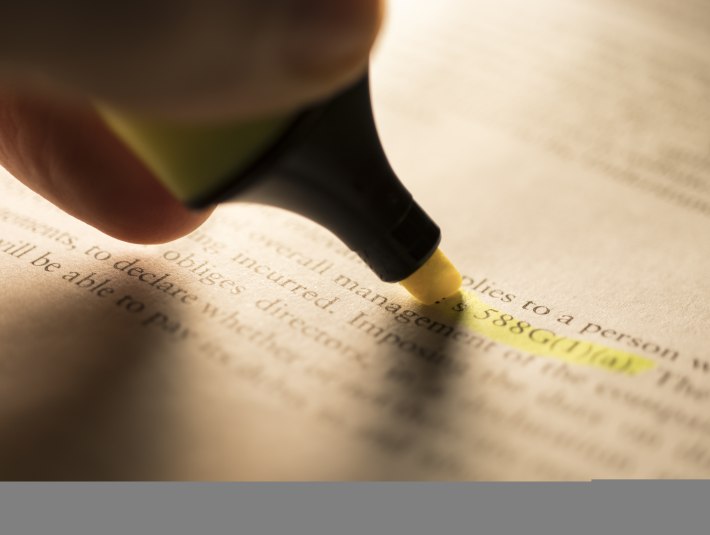 Text mit Textmarker, &copy; Pixabay, DaModernDaVinci